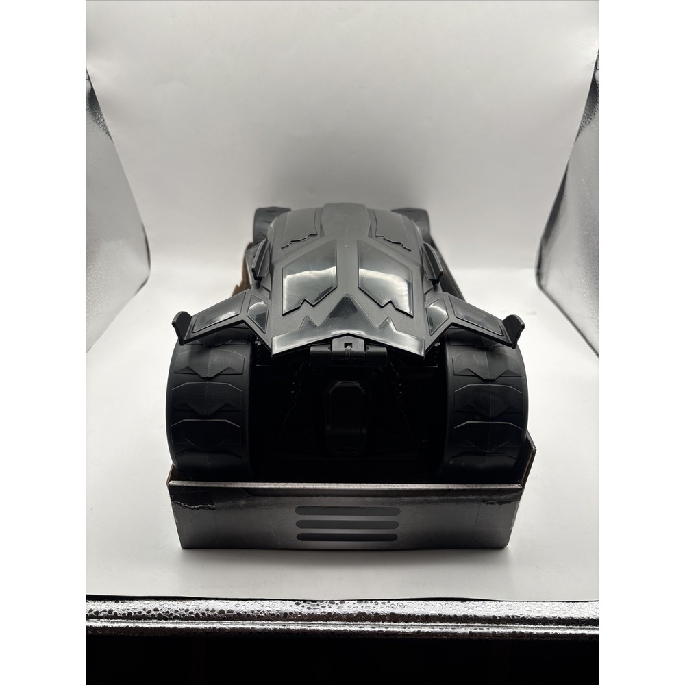 DC Comics, Batmobile, 12-Inch Batman Toy Car, Collectible Toys for Boys and Girl - Picture 6 of 8